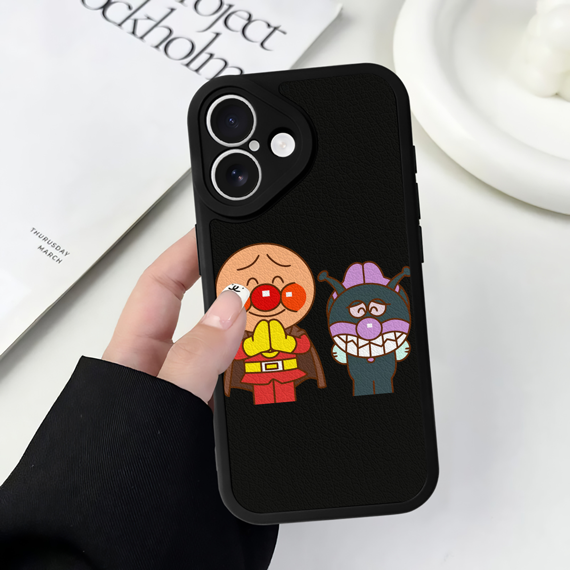 （画像用） アンパンマン Anpanman 【iPhone 16シリーズ対応】シリコンスマホケース（レザー調） 材質：シリコン